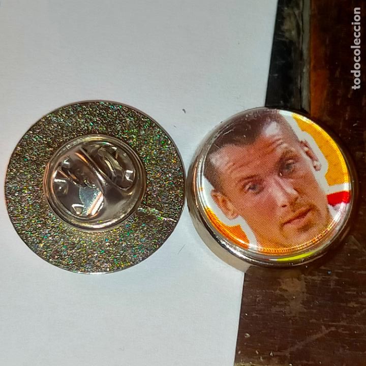 Pins e Spille di collezione: PIN REDONDO METAL - FUTBOL EQUIPO COMPONENTE JUGADOR f&uacute;tbol girona futbol club