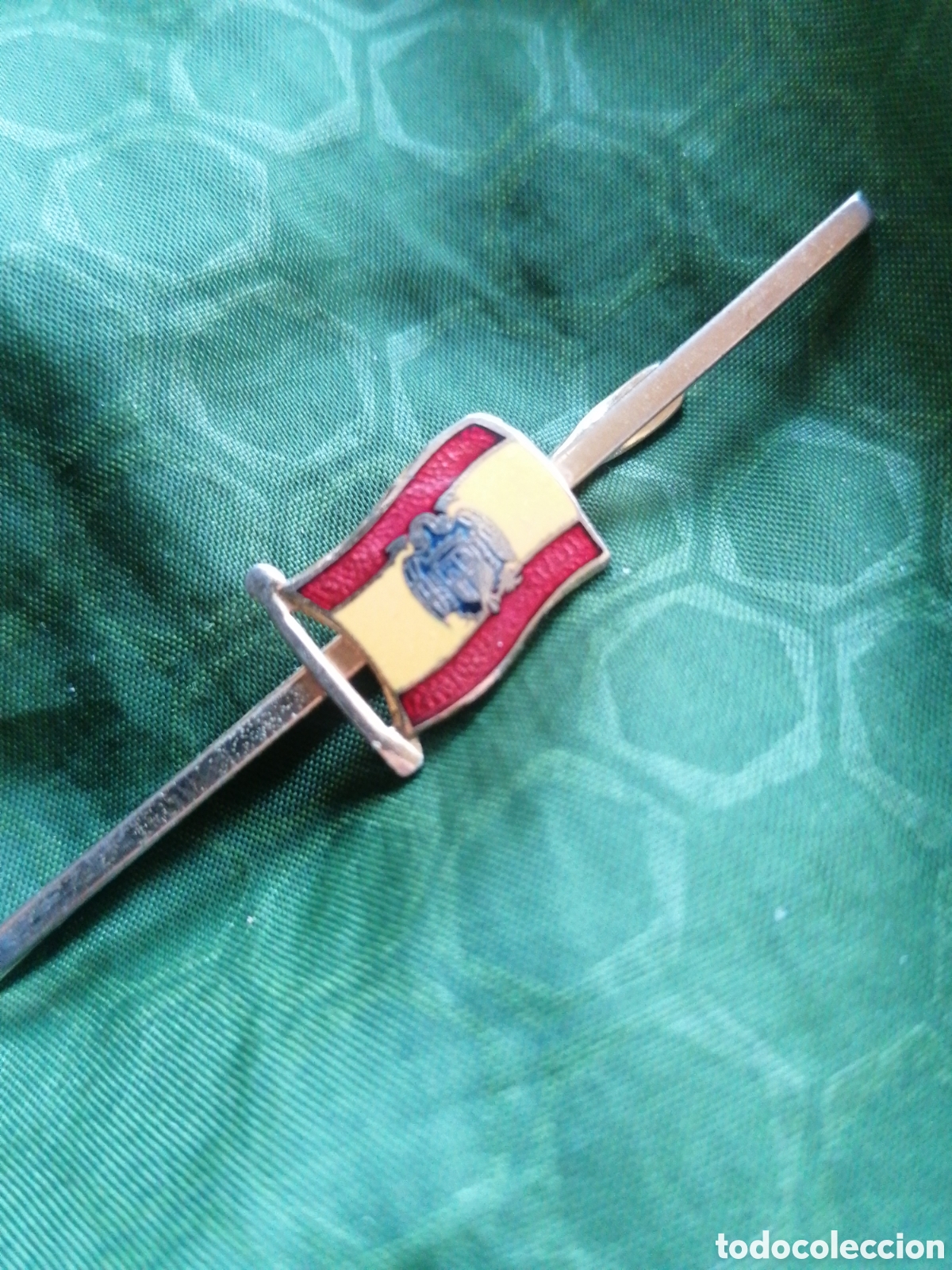 Pin's de collection: Aguja pasacorbatas esmaltada bandera antigua Espa&ntilde;a bandera &aacute;guila,. No pin