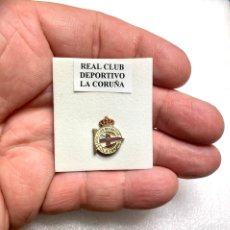 Pins de colección: 195.ANTIGUO PIN INSIGNIA DE FUTBOL DEL REAL DEPORTIVO DE LA CORUÑA. Lote 402781484