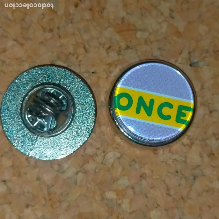 Collection pins: pin redondo metal - cup&oacute;n de la ONCE O.N.C.E