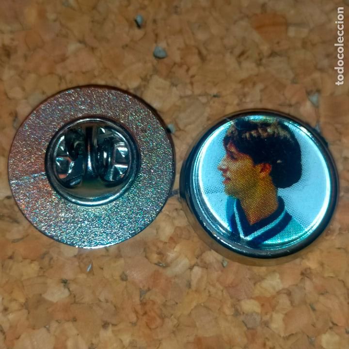 Pins de cole&ccedil;&atilde;o: pin redondo metal - f&uacute;tbol equipo jugador Tenerife.