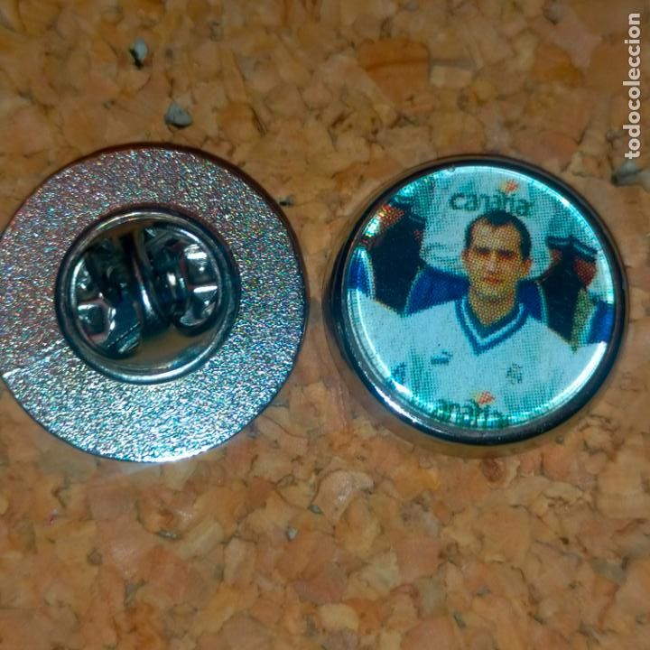 Pins de cole&ccedil;&atilde;o: pin redondo metal - f&uacute;tbol equipo jugador Tenerife.