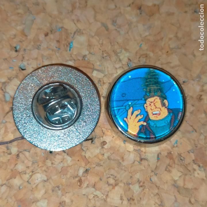Pin's de collection: pin redondo metal - serie de television pelicula cine dibujos animados la loca academia de policia