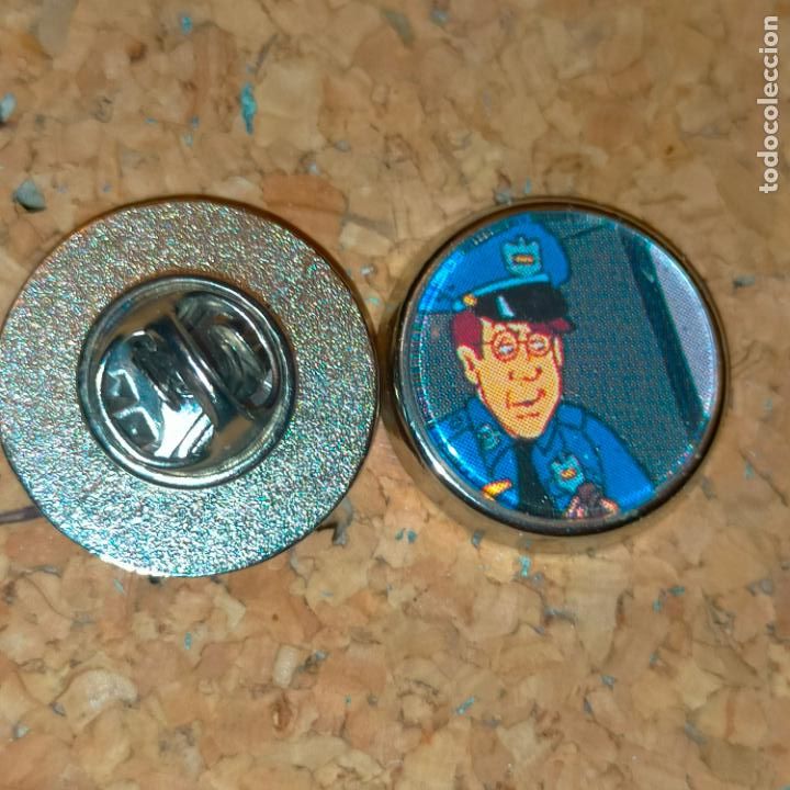 Sammlung von Pins: pin redondo metal - serie de television pelicula cine dibujos animados la loca academia de policia