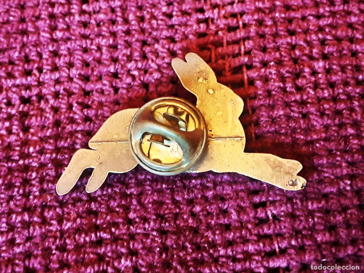 Pins de colecci&oacute;n: PIN CAZA LIEBRE DE BRONCE - Foto 2