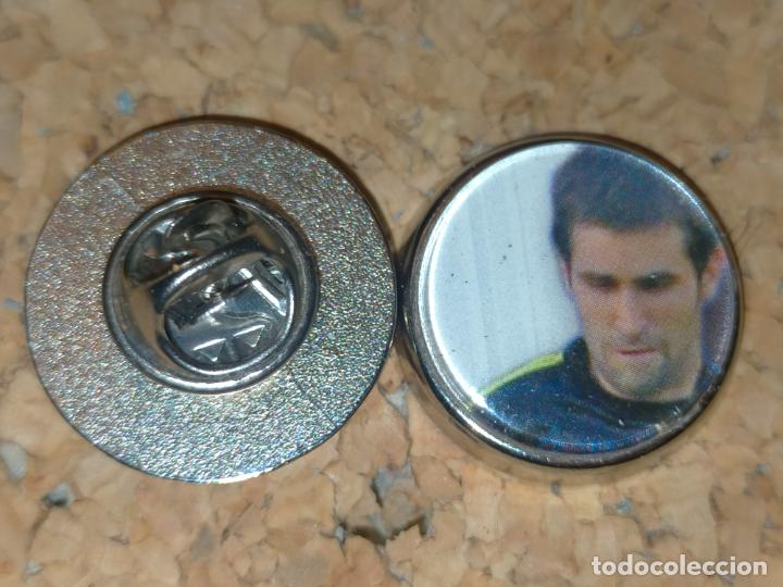 Pin's de collection: PIN REDONDO METAL - FUTBOL CLUB JUGADOR EQUIPO - f&uacute;tbol club Osasuna asier