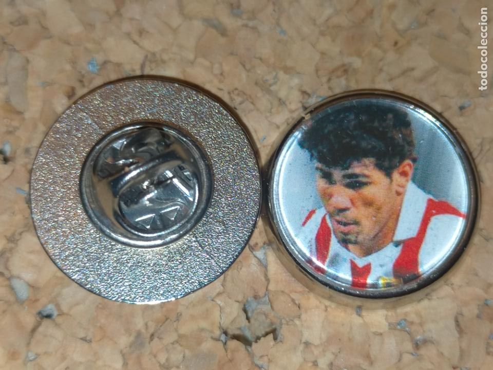 Sammlung von Pins: PIN REDONDO METAL - FUTBOL CLUB JUGADOR EQUIPO - f&uacute;tbol club Atl&eacute;tico de Madrid