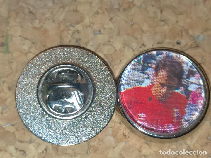 Pins de colecci&oacute;n: PIN REDONDO METAL - FUTBOL CLUB JUGADOR EQUIPO - f&uacute;tbol club Osasuna larrainzar