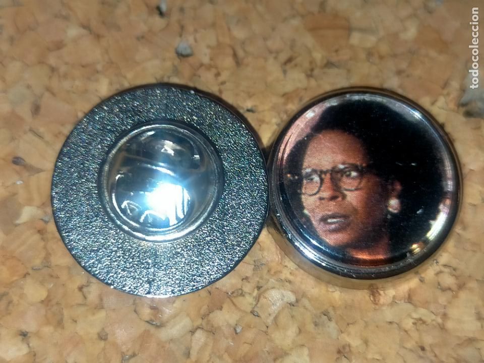 Collection pins: PIN REDONDO METAL - cine Whoopi Goldberg