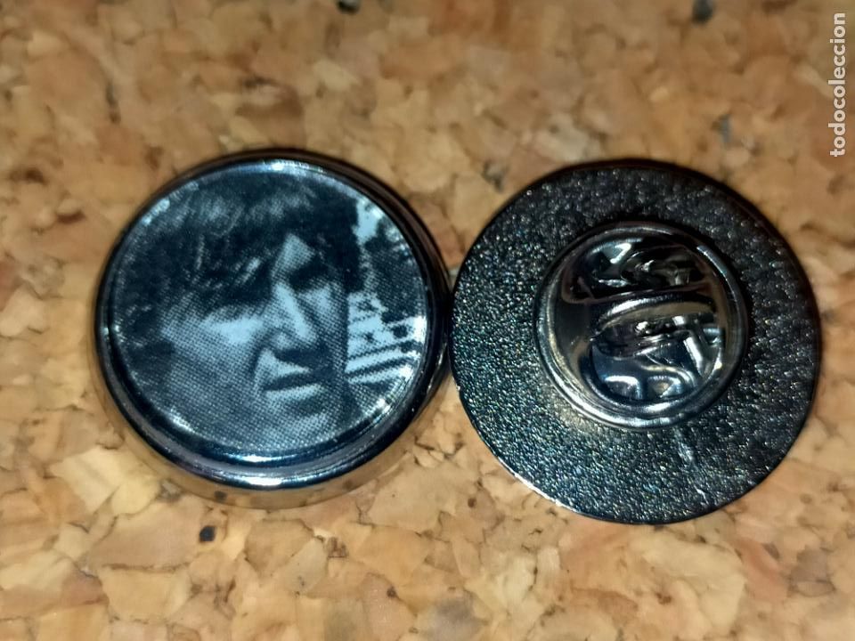 Collection pins: PIN REDONDO METAL - f&uacute;tbol jugador equipo club Atl&eacute;tico de Madrid