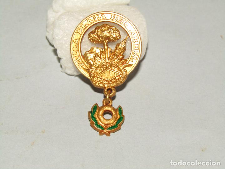 Pins de colecci&oacute;n: Antigua Insignia de Imperdible de la Falla PLAZA DEL ARBOL - Foto 3