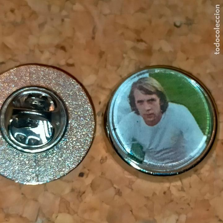 Pin's de collection: PIN REDONDO METAL - f&uacute;tbol equipo club jugador real Madrid