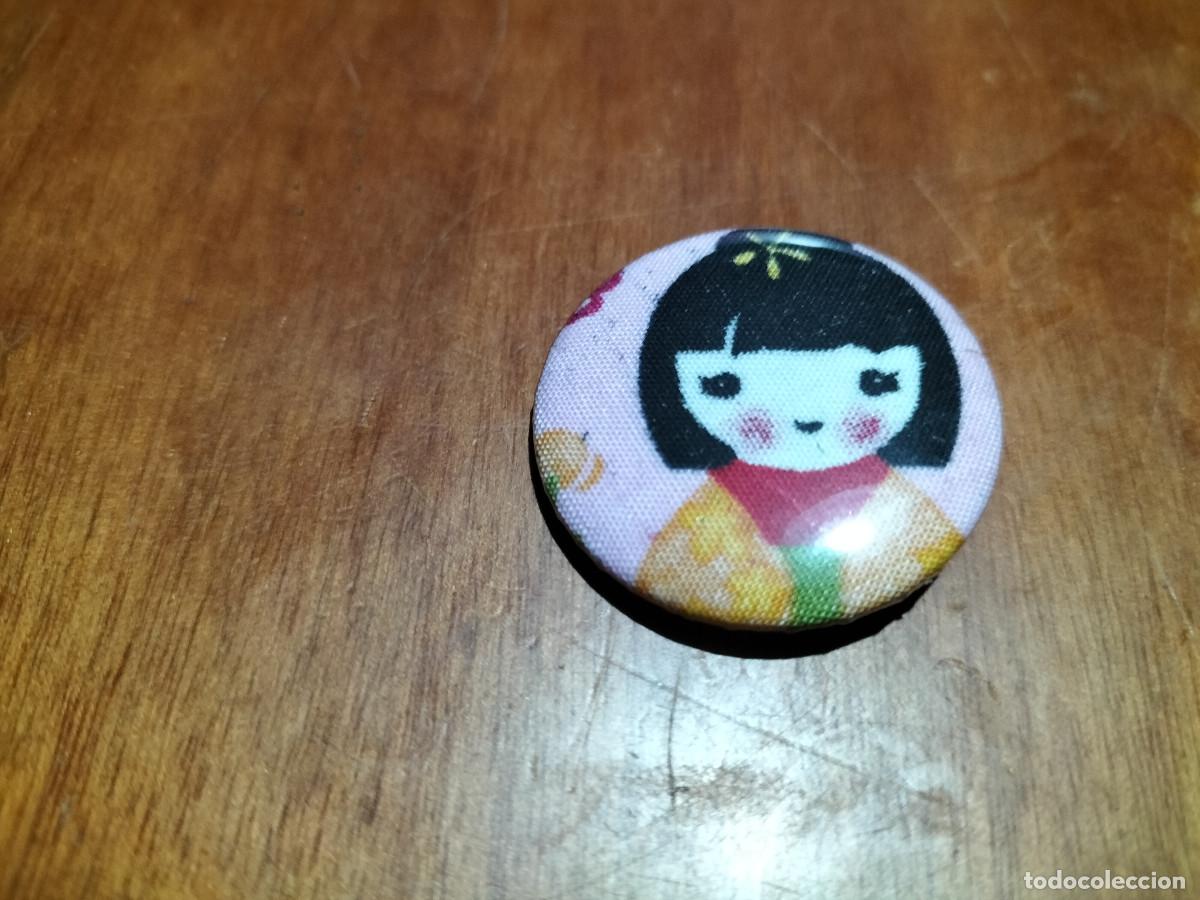 Sammlung von Pins: CHINA. TELA DEBAJO CHAPA. PIN. 0,31 MM. DETR&Aacute;S MET&Aacute;LICA. SIN USO. DIFICIL