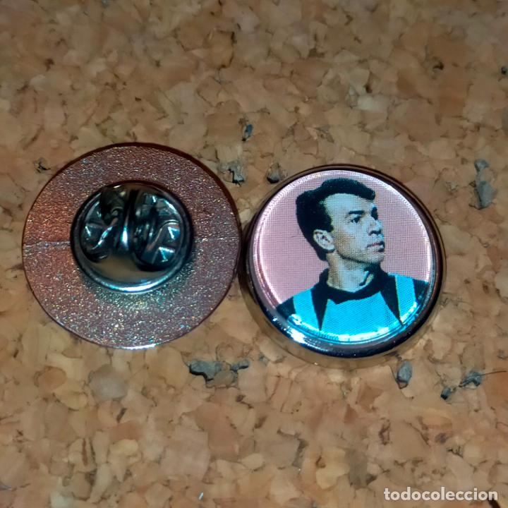 Pin's de collection: PIN REDONDO METAL - FUTBOL EQUIPO COMPONENTE JUGADOR f&uacute;tbol CLUB atletico de madrid