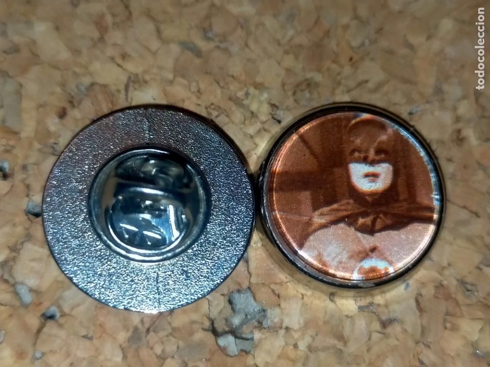 Pin's de collection: PIN REDONDO METAL - serie de televisi&oacute;n Batman