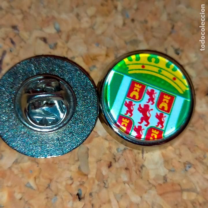 Pins de cole&ccedil;&atilde;o: PIN REDONDO METAL - FUTBOL CLUB jugador equipo f&uacute;tbol alineacion cordoba club de f&uacute;tbol