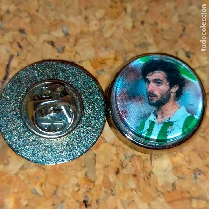 Collection pins: PIN REDONDO METAL - FUTBOL CLUB jugador equipo f&uacute;tbol alineacion cordoba club de f&uacute;tbol