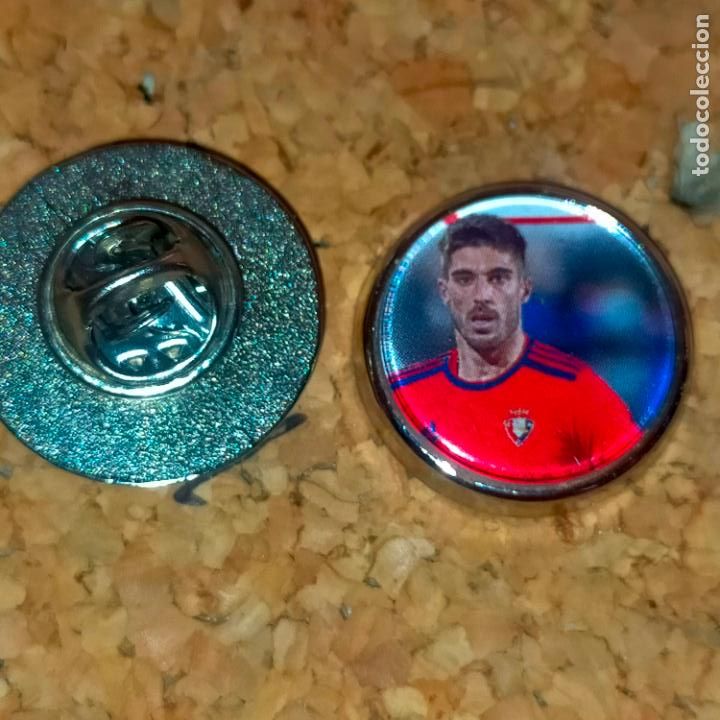 Pins de colecci&oacute;n: PIN REDONDO METAL - FUTBOL CLUB jugador equipo f&uacute;tbol alineaci&oacute;n OSASUNA