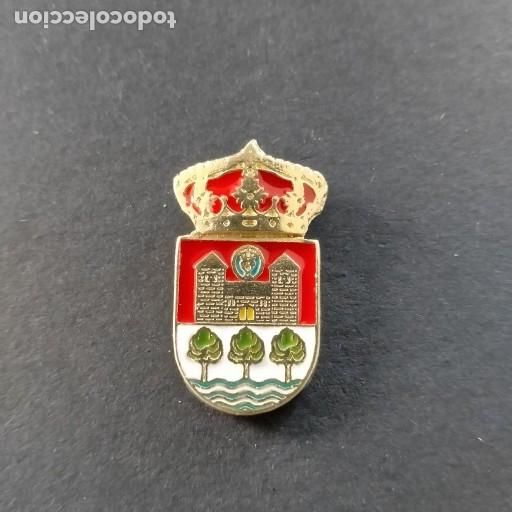 Pins de colecci&oacute;n: Pin escudo Carrizo de la Ribera (LE&Oacute;N)