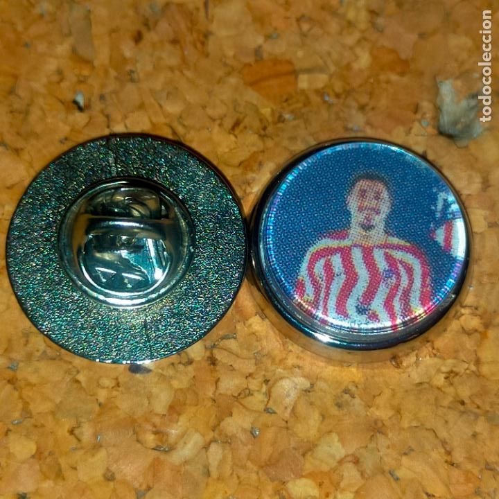 Collection pins: PIN REDONDO METAL - FUTBOL CLUB jugador equipo f&uacute;tbol alineaci&oacute;n club Atl&eacute;tico de Madrid