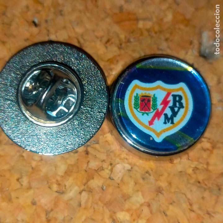 Pins de colecci&oacute;n: PIN REDONDO METAL - FUTBOL CLUB jugador equipo f&uacute;tbol alineaci&oacute;n club rayo vallecano