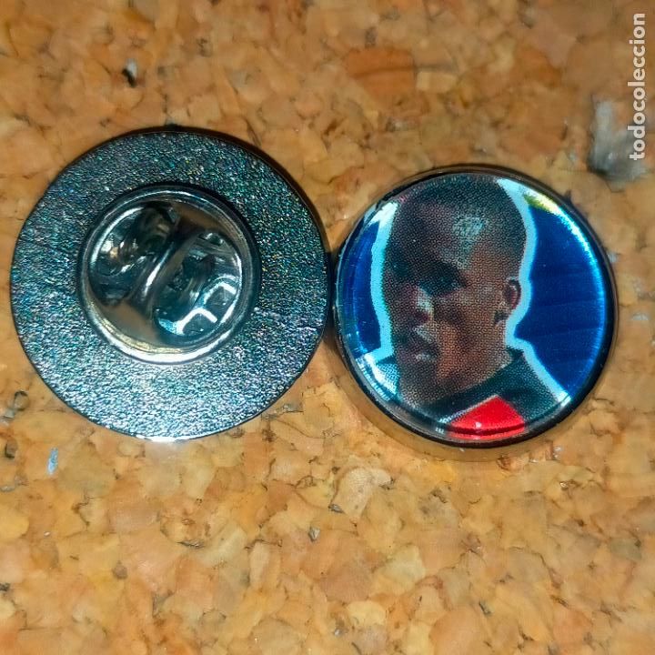 Collection pins: PIN REDONDO METAL - FUTBOL CLUB jugador equipo f&uacute;tbol alineaci&oacute;n club rayo vallecano