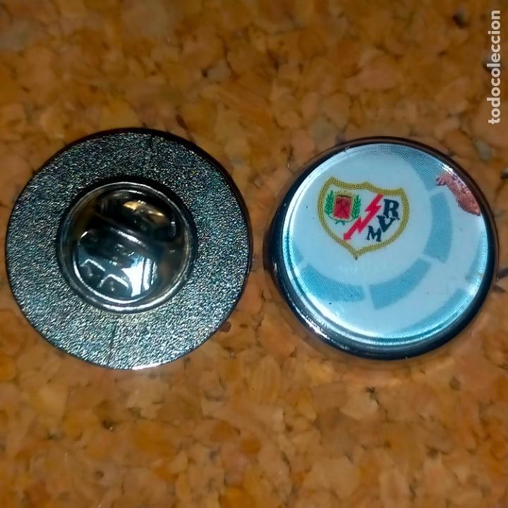Collection pins: PIN REDONDO METAL - FUTBOL CLUB jugador equipo f&uacute;tbol alineaci&oacute;n club rayo vallecano