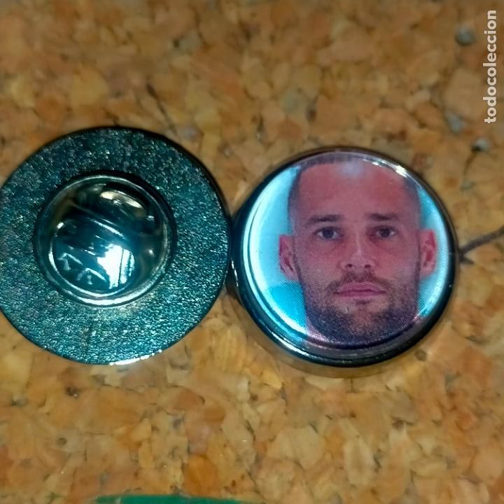 Pins de cole&ccedil;&atilde;o: PIN REDONDO METAL - FUTBOL CLUB jugador equipo f&uacute;tbol alineaci&oacute;n club rayo vallecano