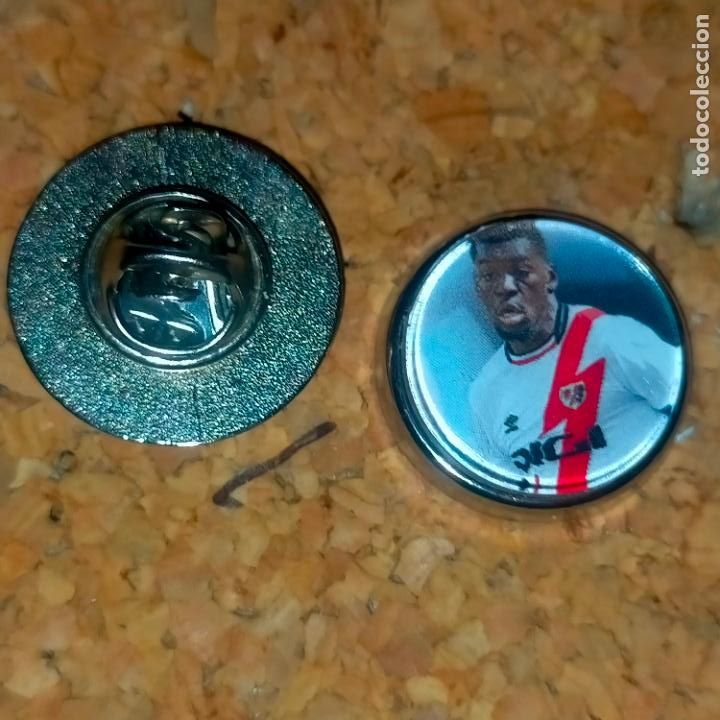Collection pins: PIN REDONDO METAL - FUTBOL CLUB jugador equipo f&uacute;tbol alineaci&oacute;n club rayo vallecano
