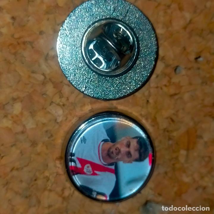 Collection pins: PIN REDONDO METAL - FUTBOL CLUB jugador equipo f&uacute;tbol alineaci&oacute;n club rayo vallecano