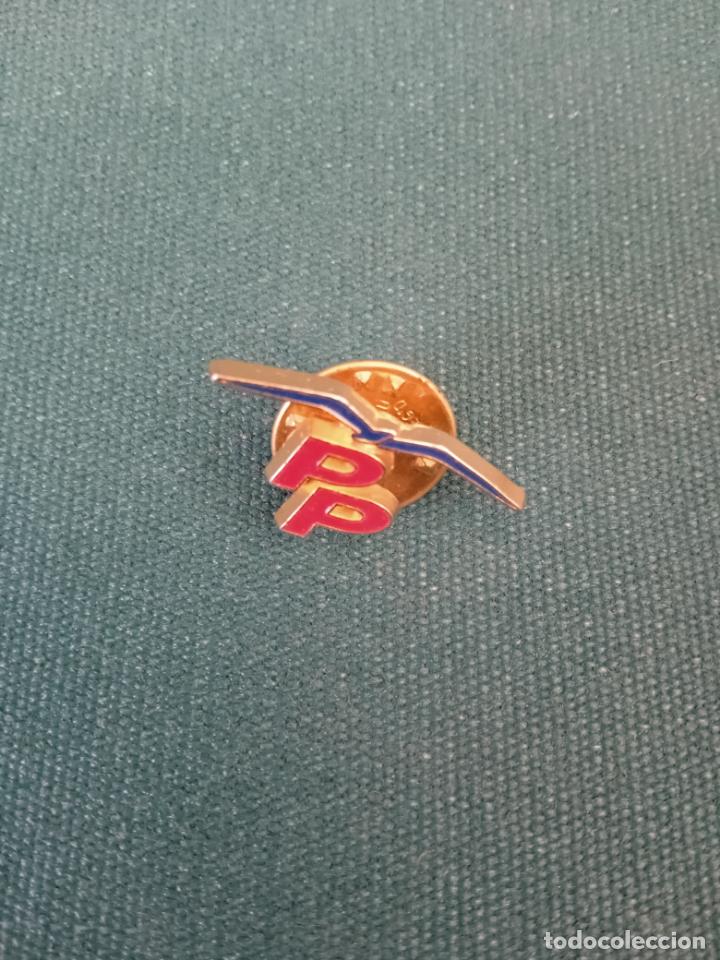 Sammlung von Pins: PP - PARTIDO POPULAR