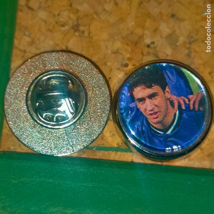 Pins de colecci&oacute;n: PIN REDONDO METAL - FUTBOL JUGADOR DEL EQUIPO REAL MADRID .