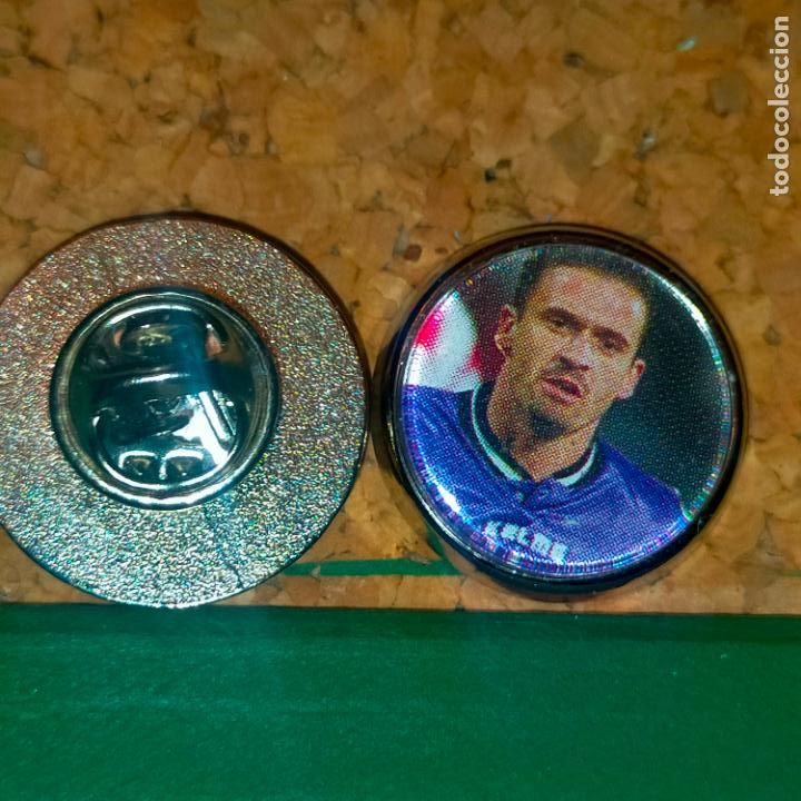 Sammlung von Pins: PIN REDONDO METAL - FUTBOL JUGADOR DEL EQUIPO REAL MADRID .