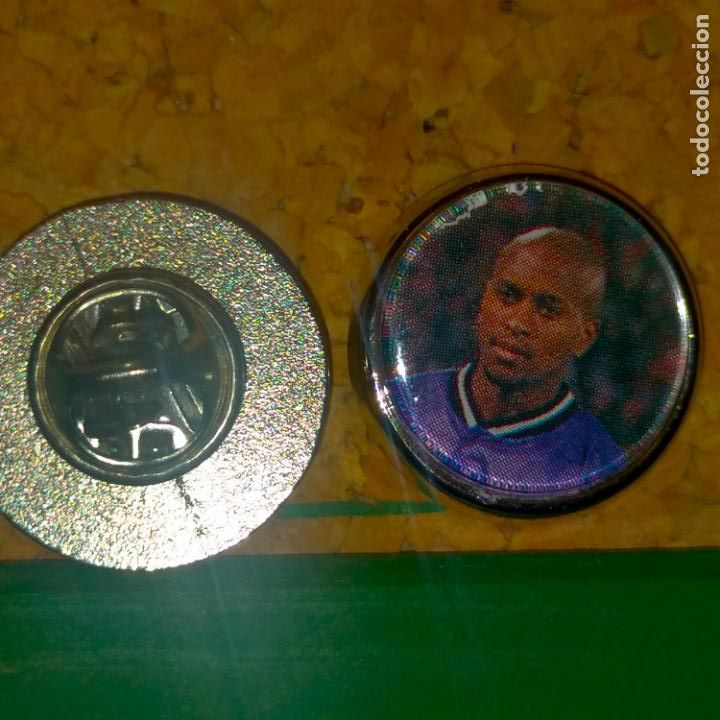 Sammlung von Pins: PIN REDONDO METAL - FUTBOL JUGADOR DEL EQUIPO REAL MADRID .