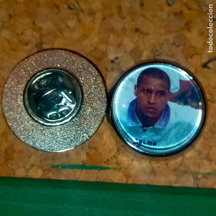 Pins e Spille di collezione: PIN REDONDO METAL - FUTBOL JUGADOR DEL EQUIPO REAL MADRID .