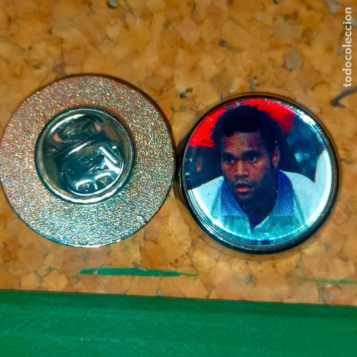 Sammlung von Pins: PIN REDONDO METAL - FUTBOL JUGADOR DEL EQUIPO REAL MADRID .