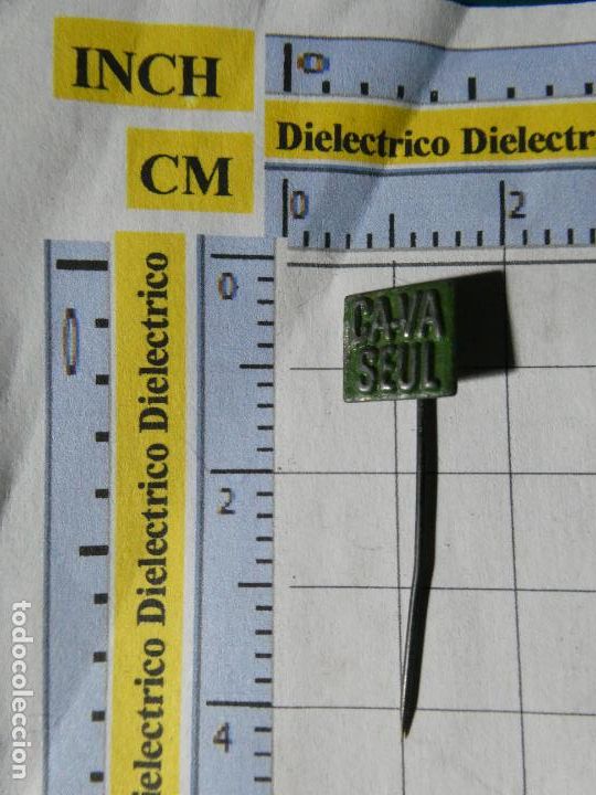 Pins de cole&ccedil;&atilde;o: ANTIGUA INSIGNIA DE ALFILER. CAVA CA-VA SEUL. GRASA CABALLO ZAPATOS. NO PIN