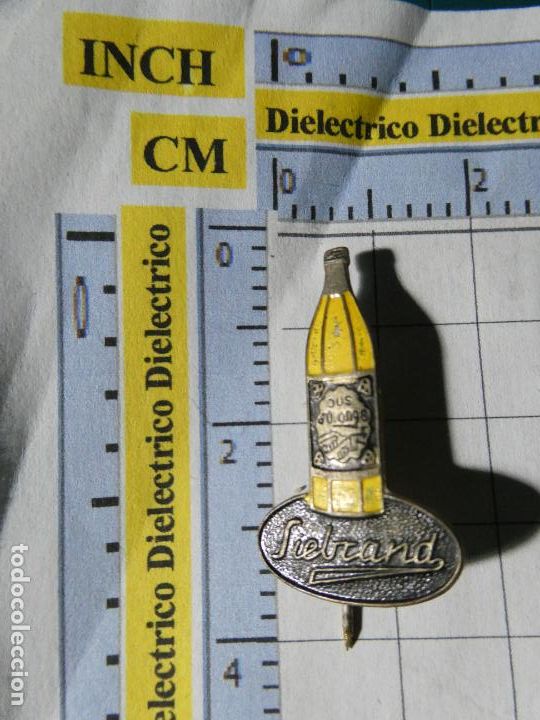 Pin's de collection: ANTIGUA INSIGNIA DE ALFILER. BEBIDAS. JUGO ZUMO DE NARANJA. SIEBRAND. NO PIN