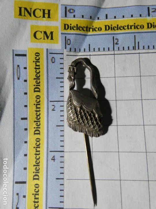 Pins de cole&ccedil;&atilde;o: ANTIGUA INSIGNIA DE ALFILER. BOLSO BANDOLERA. NO PIN