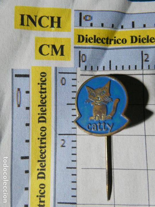 Sammlung von Pins: ANTIGUA INSIGNIA DE ALFILER. GATITO CATTY. NO PIN