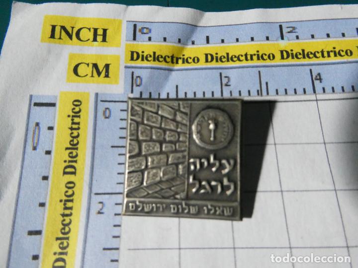 Pin's de collection: ANTIGUA INSIGNIA BROCHE. MURO DE LAS LAMENTACIONES JERUSALEN. ESPIONAJE? GUERRA?. NO PIN