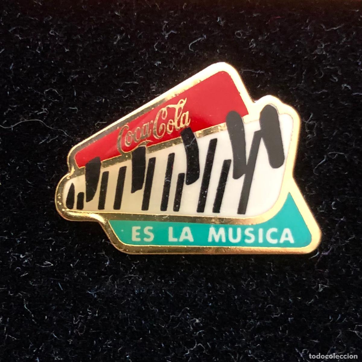 Pins e Spille di collezione: PIN METALICO ESMALTADO COLECCION COCA COLA COCACOLA COCA-COLA ES LA MUSICA ORIGINAL DE EPOCA, NUEVO