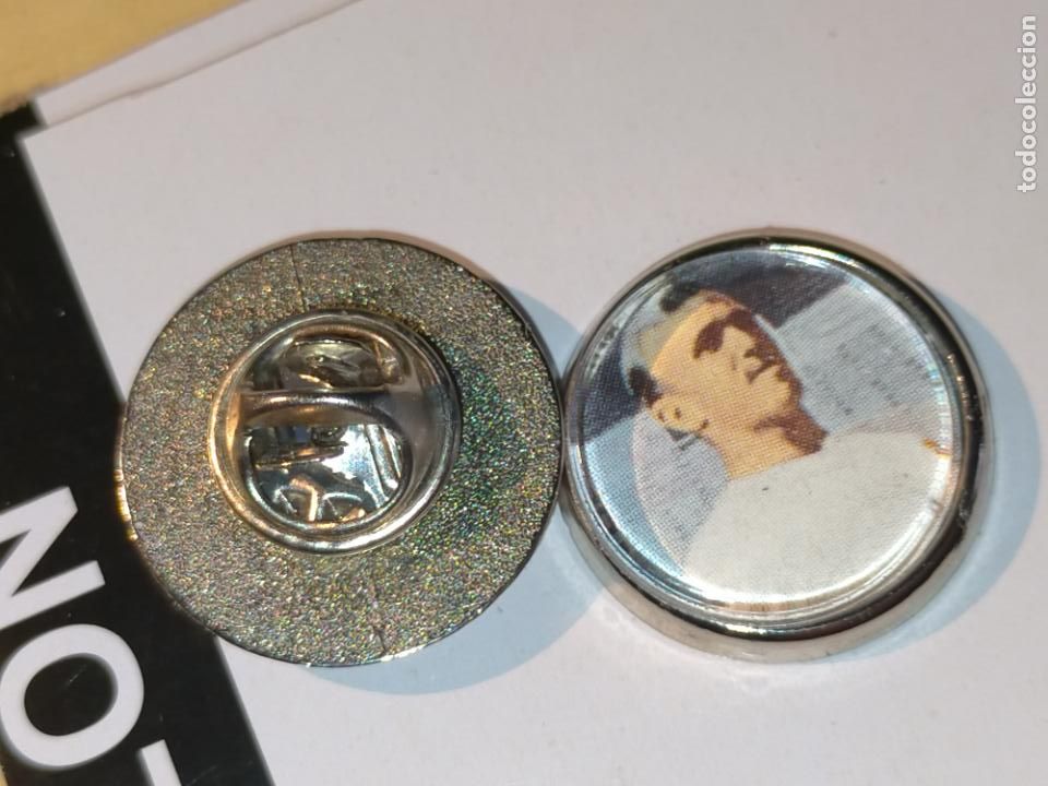 Pin's de collection: pin redondo metal - f&uacute;tbol real madrid CLUB EQUIPO - JUGADOR - SANTAMARIA