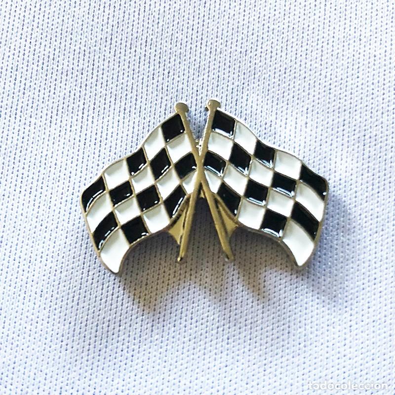 Collection pins: PIN METALICO ESMALTADO BANDERA RACIN RACING CARRERAS COCHES MOTOS CUADROS BLANCOS Y NEGROS