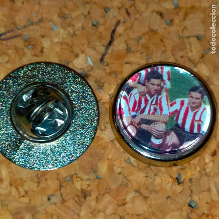 Pins de colecci&oacute;n: pin redondo metal - f&uacute;tbol equipo jugador alineacion, club Atl&eacute;tico de Madrid