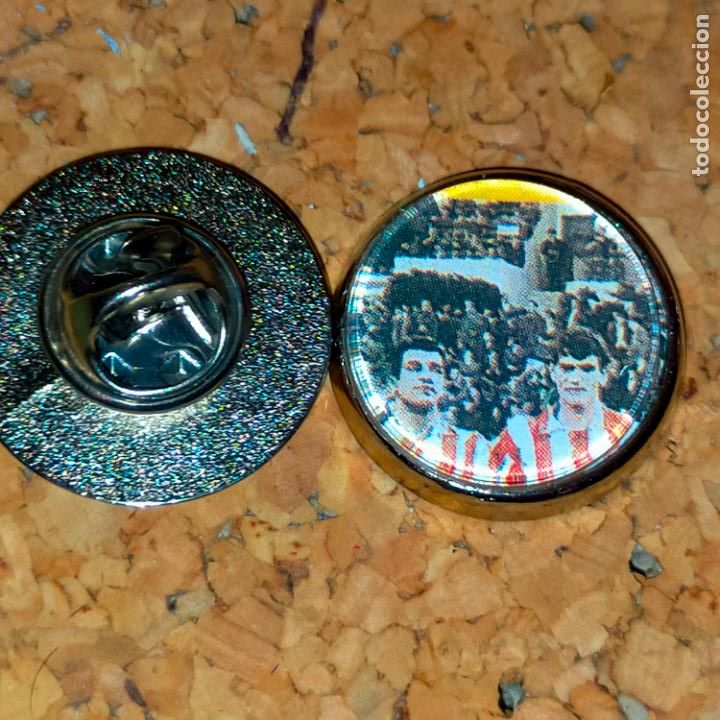 Sammlung von Pins: pin redondo metal - f&uacute;tbol equipo jugador alineacion, club Atl&eacute;tico de Madrid