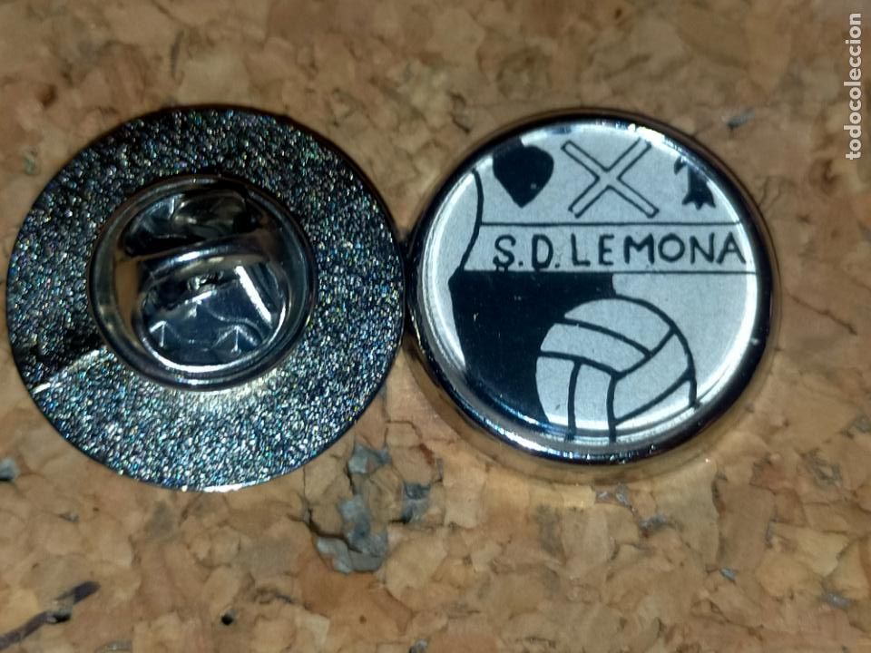 Sammlung von Pins: PIN REDONDO METAL - FUTBOL CLUB jugador equipo f&uacute;tbol escudo deportivo lemona