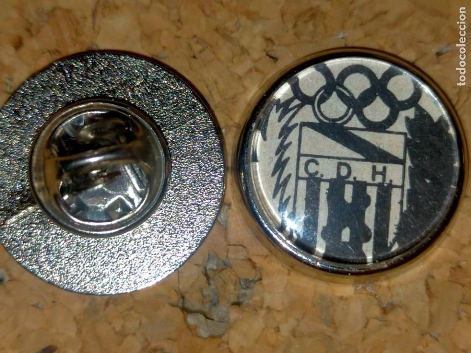 Sammlung von Pins: PIN REDONDO METAL - FUTBOL CLUB jugador equipo f&uacute;tbol escudo club deportivo Hospitalet