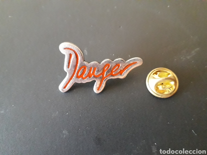 Pins de colecci&oacute;n: PIN DANGER, PERFUME PEDIDO M&Iacute;NIMO 3&euro; - Foto 1