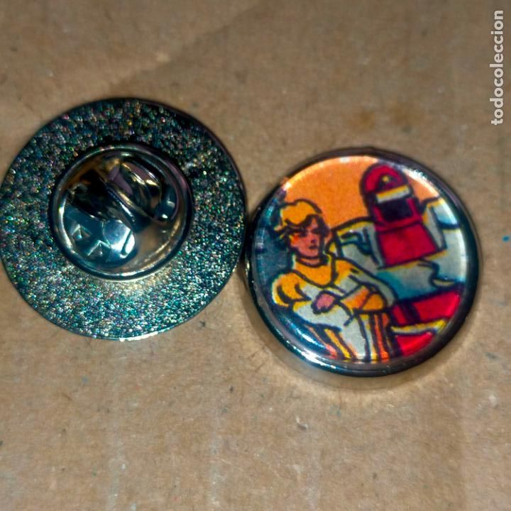Collection pins: Pin redondo metal . Superh&eacute;roes comic dibujos animados acci&oacute;n